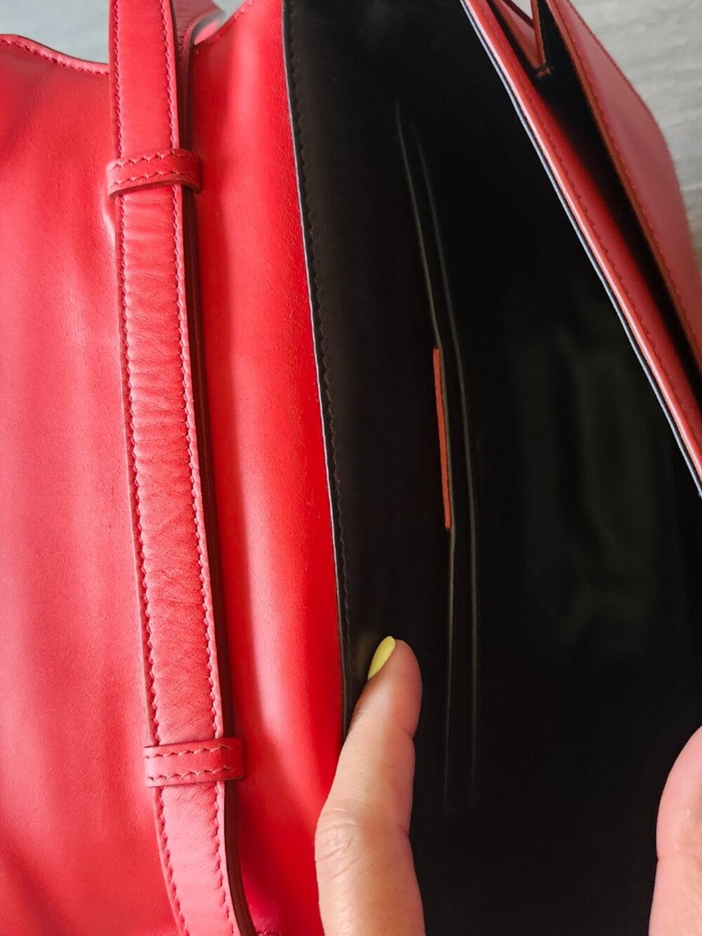 SALVATORE FERRAGAMO top handle bag - Picture 4 of 11